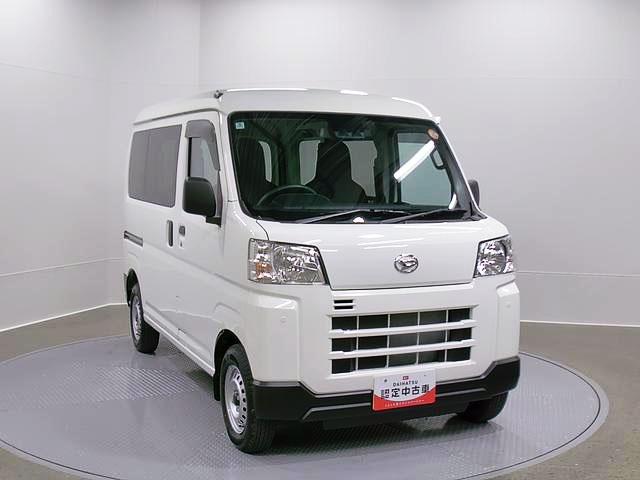 ハイゼットカーゴデラックス　４ＷＤ　ＣＶＴスマートアシスト・コーナーセンサー・３モード電子制御４ＷＤ（ＣＶＴ車）・荷室長１，９１５ｍｍ・荷室幅１，４１０ｍｍ・荷室高１，２５０ｍｍ・ハロゲンヘッドランプ・マニュアルエアコン（山梨県）の中古車