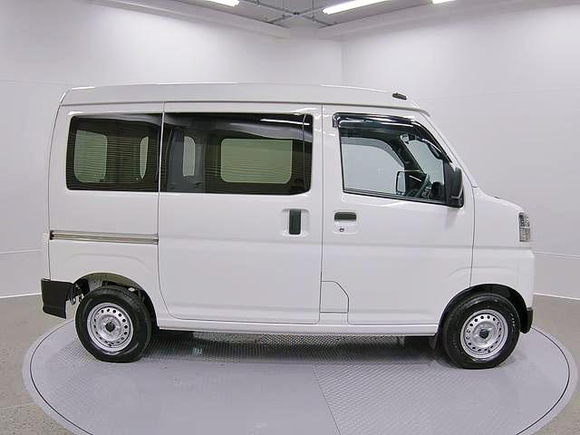 ハイゼットカーゴデラックス　４ＷＤ　ＣＶＴスマートアシスト・コーナーセンサー・３モード電子制御４ＷＤ（ＣＶＴ車）・荷室長１，９１５ｍｍ・荷室幅１，４１０ｍｍ・荷室高１，２５０ｍｍ・ハロゲンヘッドランプ・マニュアルエアコン（山梨県）の中古車