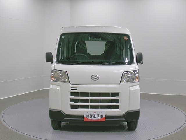 ハイゼットカーゴデラックス　４ＷＤ　ＣＶＴスマートアシスト・コーナーセンサー・３モード電子制御４ＷＤ（ＣＶＴ車）・荷室長１，９１５ｍｍ・荷室幅１，４１０ｍｍ・荷室高１，２５０ｍｍ・ハロゲンヘッドランプ・マニュアルエアコン（山梨県）の中古車