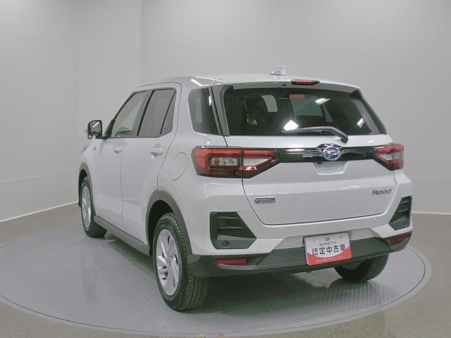 ロッキーX HEV 純正ナビ パノラマモニター 前後ドラレコスマートアシスト・コーナーセンサー・ハイブリッド専用17インチアルミ・LEDヘッドランプ・(自動消灯システム)・シーケンシャルターンランプ・オートエアコン・運転席助手席シートヒーター(山梨県)の中古車