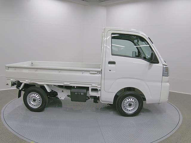 ハイゼットトラックスタンダード　４ＷＤ　ＣＶＴスマートアシスト・切り替え式４ＷＤ（ＣＶＴ車）・荷台フロア長２，０３０ｍｍ・荷台幅１，４１０ｍｍ・防錆鋼鈑・ハロゲンヘッドランプ・マニュアルエアコン（山梨県）の中古車