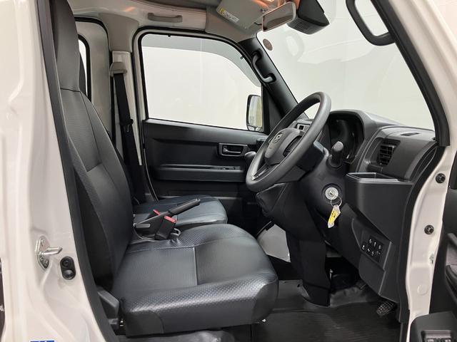 ハイゼットカーゴスペシャル　４ＷＤ　ＭＴ荷室長１，９１５ｍｍ・荷室幅１，４１０ｍｍ・荷室高１，２５０ｍｍ・ハロゲンヘッドランプ・マニュアルエアコン（山梨県）の中古車