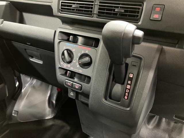 ハイゼットカーゴデラックス　４ＷＤ　ＣＶＴスマートアシスト・コーナーセンサー・３モード電子制御４ＷＤ（ＣＶＴ車）・荷室長１，９１５ｍｍ・荷室幅１，４１０ｍｍ・荷室高１，２５０ｍｍ・ハロゲンヘッドランプ・マニュアルエアコン（山梨県）の中古車