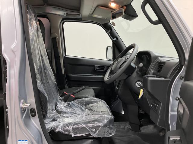 ハイゼットカーゴデラックス　４ＷＤ　ＣＶＴスマートアシスト・コーナーセンサー・３モード電子制御４ＷＤ（ＣＶＴ車）・荷室長１，９１５ｍｍ・荷室幅１，４１０ｍｍ・荷室高１，２５０ｍｍ・ハロゲンヘッドランプ・マニュアルエアコン（山梨県）の中古車