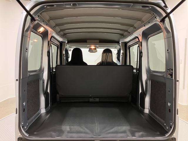 ハイゼットカーゴデラックス　４ＷＤ　ＣＶＴスマートアシスト・コーナーセンサー・３モード電子制御４ＷＤ（ＣＶＴ車）・荷室長１，９１５ｍｍ・荷室幅１，４１０ｍｍ・荷室高１，２５０ｍｍ・ハロゲンヘッドランプ・マニュアルエアコン（山梨県）の中古車