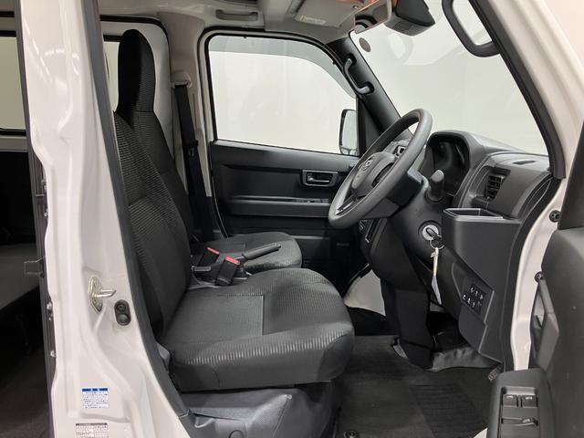 ハイゼットカーゴデラックス 4WD CVT AM/FMラジオデッキスマートアシスト・コーナーセンサー・3モード電子制御4WD(CVT車)・荷室長1,915mm・荷室幅1,410mm・荷室高1,250mm・ハロゲンヘッドランプ・マニュアルエアコン(山梨県)の中古車