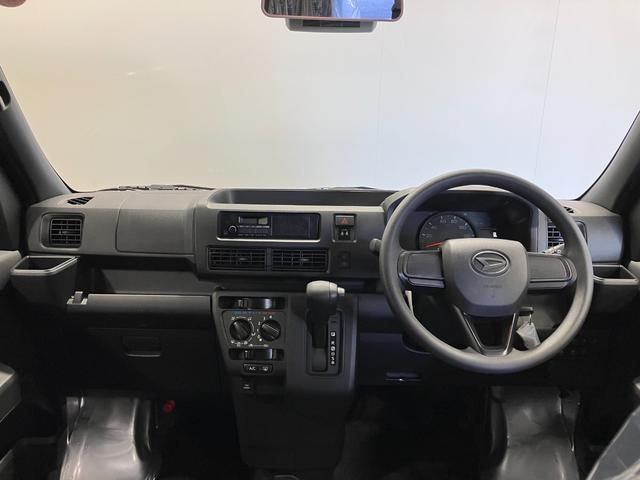 ハイゼットカーゴデラックス　４ＷＤ　ＣＶＴ　　ＡＭ／ＦＭラジオデッキスマートアシスト・コーナーセンサー・３モード電子制御４ＷＤ（ＣＶＴ車）・荷室長１，９１５ｍｍ・荷室幅１，４１０ｍｍ・荷室高１，２５０ｍｍ・ハロゲンヘッドランプ・マニュアルエアコン（山梨県）の中古車