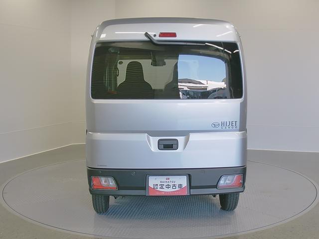 ハイゼットカーゴデラックス　４ＷＤ　ＣＶＴ　　ＡＭ／ＦＭラジオデッキスマートアシスト・コーナーセンサー・３モード電子制御４ＷＤ（ＣＶＴ車）・荷室長１，９１５ｍｍ・荷室幅１，４１０ｍｍ・荷室高１，２５０ｍｍ・ハロゲンヘッドランプ・マニュアルエアコン（山梨県）の中古車
