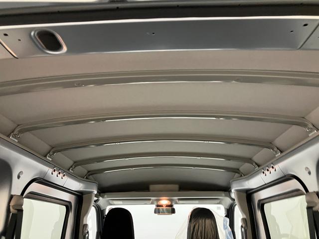 ハイゼットカーゴデラックス　４ＷＤ　ＣＶＴ　ＡＭ／ＦＭラジオデッキスマートアシスト・コーナーセンサー・３モード電子制御４ＷＤ（ＣＶＴ車）・荷室長１，９１５ｍｍ・荷室幅１，４１０ｍｍ・荷室高１，２５０ｍｍ・ハロゲンヘッドランプ・マニュアルエアコン（山梨県）の中古車