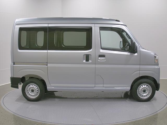 ハイゼットカーゴデラックス　４ＷＤ　ＣＶＴ　ＡＭ／ＦＭラジオデッキスマートアシスト・コーナーセンサー・３モード電子制御４ＷＤ（ＣＶＴ車）・荷室長１，９１５ｍｍ・荷室幅１，４１０ｍｍ・荷室高１，２５０ｍｍ・ハロゲンヘッドランプ・マニュアルエアコン（山梨県）の中古車