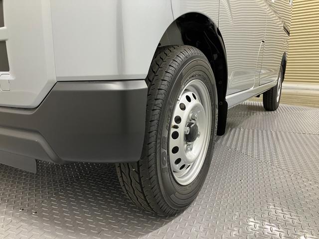 ハイゼットカーゴデラックス　４ＷＤ　ＣＶＴ　ＡＭ／ＦＭラジオデッキスマートアシスト・コーナーセンサー・３モード電子制御４ＷＤ（ＣＶＴ車）・荷室長１，９１５ｍｍ・荷室幅１，４１０ｍｍ・荷室高１，２５０ｍｍ・ハロゲンヘッドランプ・マニュアルエアコン（山梨県）の中古車