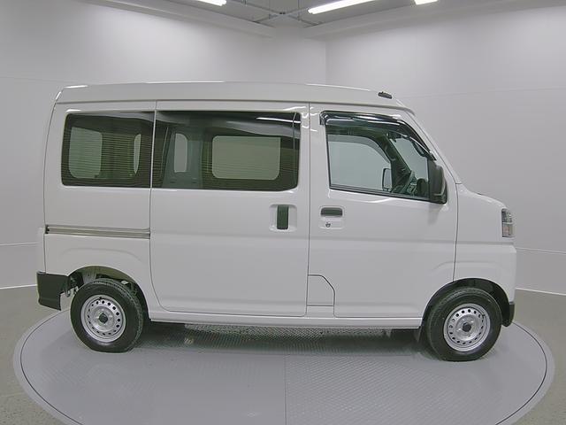 ハイゼットカーゴデラックス　４ＷＤ　ＣＶＴ　ＡＭ／ＦＭラジオデッキスマートアシスト・コーナーセンサー・３モード電子制御４ＷＤ（ＣＶＴ車）・荷室長１，９１５ｍｍ・荷室幅１，４１０ｍｍ・荷室高１，２５０ｍｍ・ハロゲンヘッドランプ・マニュアルエアコン（山梨県）の中古車