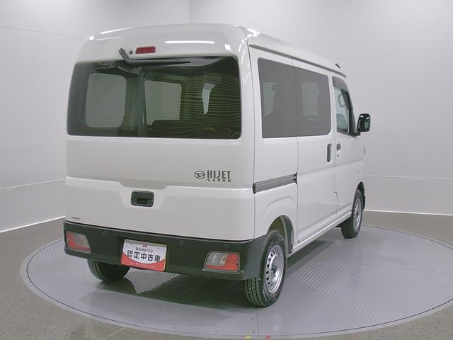 ハイゼットカーゴデラックス　４ＷＤ　ＣＶＴ　ＡＭ／ＦＭラジオデッキスマートアシスト・コーナーセンサー・３モード電子制御４ＷＤ（ＣＶＴ車）・荷室長１，９１５ｍｍ・荷室幅１，４１０ｍｍ・荷室高１，２５０ｍｍ・ハロゲンヘッドランプ・マニュアルエアコン（山梨県）の中古車