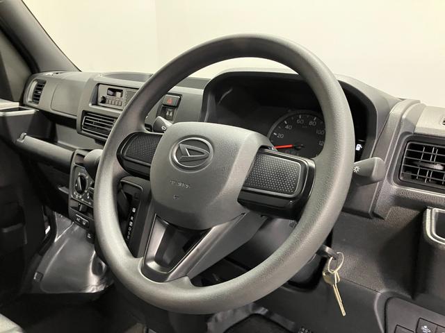 ハイゼットカーゴデラックス　４ＷＤ　ＣＶＴ　ＡＭ／ＦＭラジオデッキスマートアシスト・コーナーセンサー・３モード電子制御４ＷＤ（ＣＶＴ車）・荷室長１，９１５ｍｍ・荷室幅１，４１０ｍｍ・荷室高１，２５０ｍｍ・ハロゲンヘッドランプ・マニュアルエアコン（山梨県）の中古車