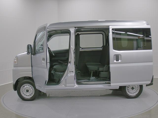 ハイゼットカーゴデラックス　４ＷＤ　ＣＶＴ　ＡＭ／ＦＭラジオデッキスマートアシスト・コーナーセンサー・３モード電子制御４ＷＤ（ＣＶＴ車）・荷室長１，９１５ｍｍ・荷室幅１，４１０ｍｍ・荷室高１，２５０ｍｍ・ハロゲンヘッドランプ・マニュアルエアコン（山梨県）の中古車