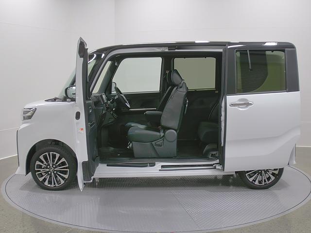 タントカスタムＲＳリミテッド　４ＷＤ　純正ナビ　パノラマモニタースマートアシスト・ＬＥＤヘッドライト・１５インチアルミホイール・両側パワースライドドア・ＵＳＢソケット・運転席助手席シートヒーター・レザー調Ｘフルファブリックシート・本革巻ステアリングホイール（山梨県）の中古車
