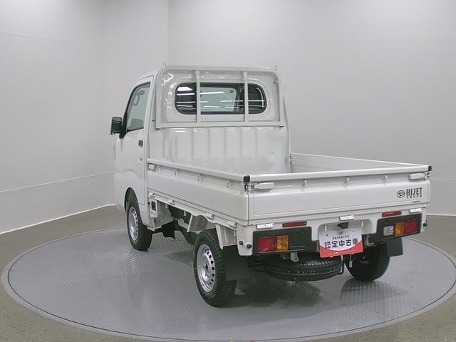 ハイゼットトラックスタンダード 4WD MTスマートアシスト・荷台フロア長2,030mm・荷台幅1,410mm・防錆鋼鈑・ハロゲンヘッドランプ・マニュアルエアコン(山梨県)の中古車