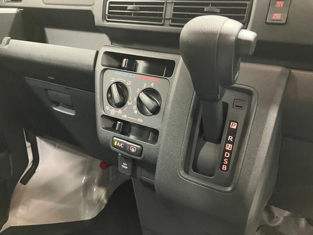 ハイゼットカーゴデラックス 4WD CVT AM/FMラジオデッキスマートアシスト・コーナーセンサー・3モード電子制御4WD(CVT車)・荷室長1,915mm・荷室幅1,410mm・荷室高1,250mm・ハロゲンヘッドランプ・マニュアルエアコン(山梨県)の中古車