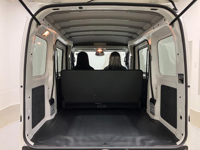 ハイゼットカーゴデラックス 4WD CVT AM/FMラジオデッキスマートアシスト・コーナーセンサー・3モード電子制御4WD(CVT車)・荷室長1,915mm・荷室幅1,410mm・荷室高1,250mm・ハロゲンヘッドランプ・マニュアルエアコン(山梨県)の中古車