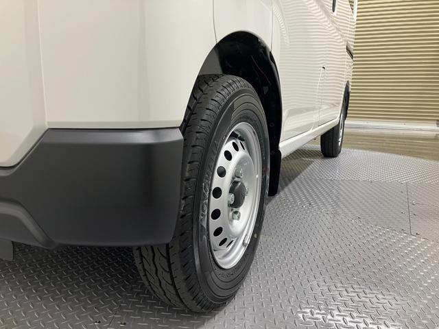 ハイゼットカーゴデラックス 4WD CVT AM/FMラジオデッキスマートアシスト・コーナーセンサー・3モード電子制御4WD(CVT車)・荷室長1,915mm・荷室幅1,410mm・荷室高1,250mm・ハロゲンヘッドランプ・マニュアルエアコン(山梨県)の中古車