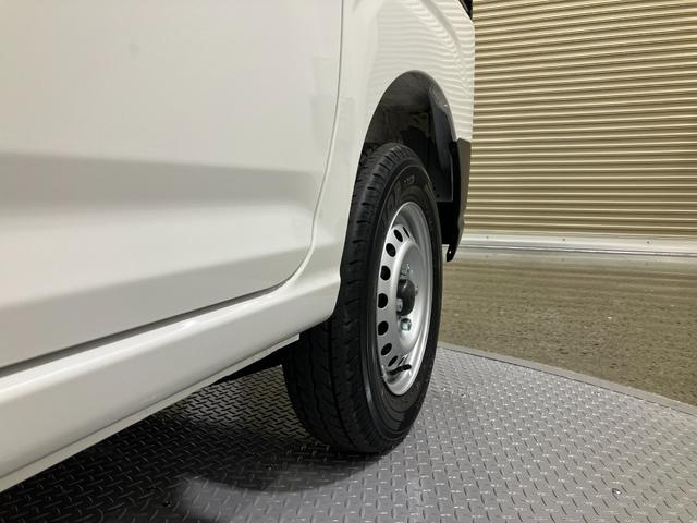 ハイゼットカーゴデラックス 4WD CVT AM/FMラジオデッキスマートアシスト・コーナーセンサー・3モード電子制御4WD(CVT車)・荷室長1,915mm・荷室幅1,410mm・荷室高1,250mm・ハロゲンヘッドランプ・マニュアルエアコン(山梨県)の中古車