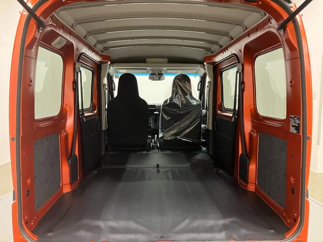 ハイゼットカーゴデラックス 4WD CVTスマートアシスト・コーナーセンサー・3モード電子制御4WD(CVT車)・荷室長1,915mm・荷室幅1,410mm・荷室高1,250mm・ハロゲンヘッドランプ・マニュアルエアコン(山梨県)の中古車