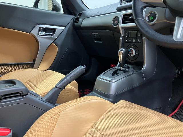 コペンセロ CVT 純正ナビ電動開閉式ルーフ・3気筒DOHCターボ・7速スーパーアクティブシフト付CVT・ヘッドレスト一体型スポーツシート・キーフリーシステム・LEDヘッドランプ・LEDリアコンビランプ・シートヒーター(山梨県)の中古車
