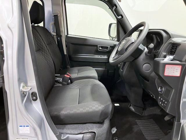 ハイゼットカーゴクルーズ 4WD CVTスマートアシスト・コーナーセンサー・3モード電子制御4WD(CVT車)・荷室長1,915mm・荷室幅1,410mm・荷室高1,250mm・ハロゲンヘッドランプ・マニュアルエアコン(山梨県)の中古車