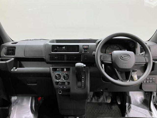 ハイゼットカーゴデラックス　４ＷＤ　ＣＶＴスマートアシスト・コーナーセンサー・３モード電子制御４ＷＤ（ＣＶＴ車）・荷室長１，９１５ｍｍ・荷室幅１，４１０ｍｍ・荷室高１，２５０ｍｍ・ハロゲンヘッドランプ・マニュアルエアコン（山梨県）の中古車