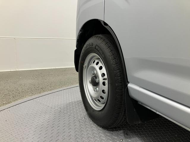 ハイゼットカーゴデラックス　４ＷＤ　ＣＶＴスマートアシスト・コーナーセンサー・３モード電子制御４ＷＤ（ＣＶＴ車）・荷室長１，９１５ｍｍ・荷室幅１，４１０ｍｍ・荷室高１，２５０ｍｍ・ハロゲンヘッドランプ・マニュアルエアコン（山梨県）の中古車