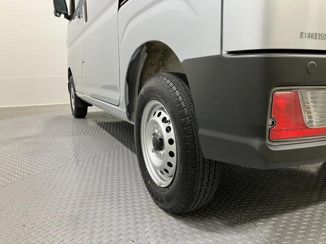 ハイゼットカーゴデラックス　４ＷＤ　ＣＶＴスマートアシスト・コーナーセンサー・３モード電子制御４ＷＤ（ＣＶＴ車）・荷室長１，９１５ｍｍ・荷室幅１，４１０ｍｍ・荷室高１，２５０ｍｍ・ハロゲンヘッドランプ・マニュアルエアコン（山梨県）の中古車