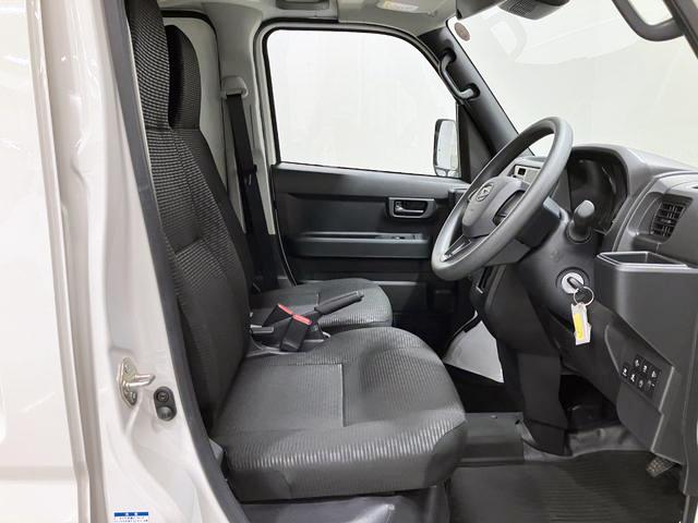 ハイゼットカーゴデラックス　４ＷＤ　ＣＶＴスマートアシスト・コーナーセンサー・３モード電子制御４ＷＤ（ＣＶＴ車）・荷室長１，９１５ｍｍ・荷室幅１，４１０ｍｍ・荷室高１，２５０ｍｍ・ハロゲンヘッドランプ・マニュアルエアコン（山梨県）の中古車