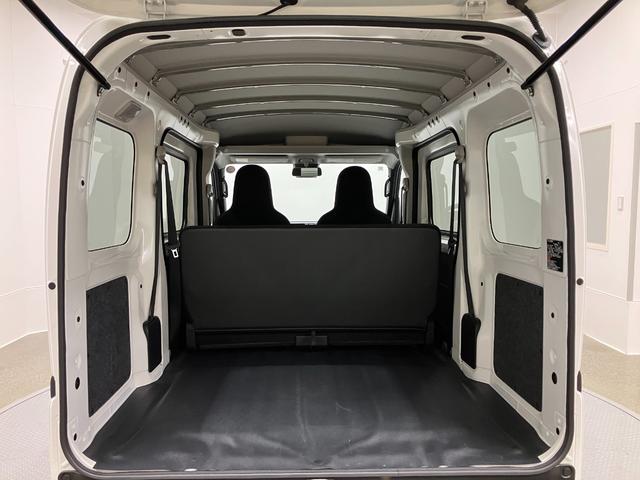 ハイゼットカーゴデラックス　４ＷＤ　ＣＶＴスマートアシスト・コーナーセンサー・３モード電子制御４ＷＤ（ＣＶＴ車）・荷室長１，９１５ｍｍ・荷室幅１，４１０ｍｍ・荷室高１，２５０ｍｍ・ハロゲンヘッドランプ・マニュアルエアコン（山梨県）の中古車