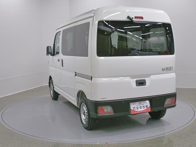 ハイゼットカーゴデラックス　４ＷＤ　ＣＶＴスマートアシスト・コーナーセンサー・３モード電子制御４ＷＤ（ＣＶＴ車）・荷室長１，９１５ｍｍ・荷室幅１，４１０ｍｍ・荷室高１，２５０ｍｍ・ハロゲンヘッドランプ・マニュアルエアコン（山梨県）の中古車