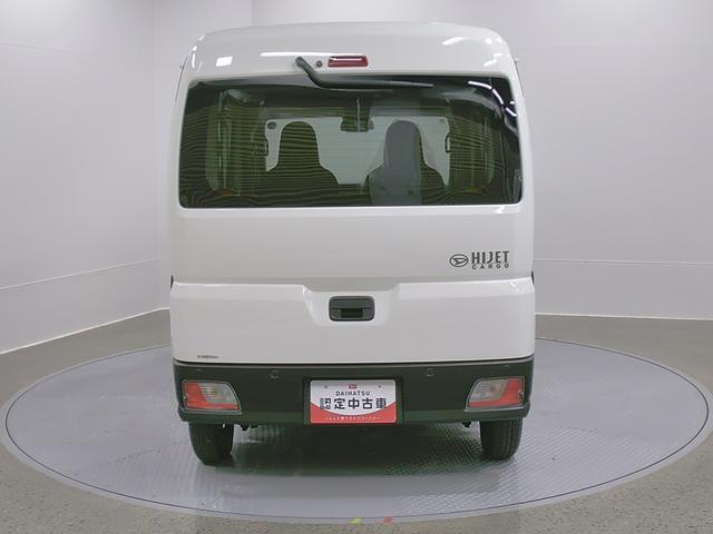 ハイゼットカーゴデラックス　４ＷＤ　ＣＶＴ　ＡＭ／ＦＭラジオデッキスマートアシスト・コーナーセンサー・３モード電子制御４ＷＤ（ＣＶＴ車）・荷室長１，９１５ｍｍ・荷室幅１，４１０ｍｍ・荷室高１，２５０ｍｍ・ハロゲンヘッドランプ・マニュアルエアコン（山梨県）の中古車