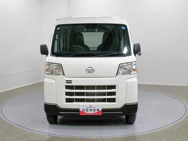 ハイゼットカーゴデラックス　４ＷＤ　ＣＶＴスマートアシスト・コーナーセンサー・３モード電子制御４ＷＤ（ＣＶＴ車）・荷室長１，９１５ｍｍ・荷室幅１，４１０ｍｍ・荷室高１，２５０ｍｍ・ハロゲンヘッドランプ・マニュアルエアコン（山梨県）の中古車
