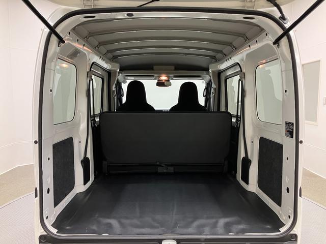 ハイゼットカーゴデラックス　４ＷＤ　ＣＶＴスマートアシスト・コーナーセンサー・３モード電子制御４ＷＤ（ＣＶＴ車）・荷室長１，９１５ｍｍ・荷室幅１，４１０ｍｍ・荷室高１，２５０ｍｍ・ハロゲンヘッドランプ・マニュアルエアコン（山梨県）の中古車