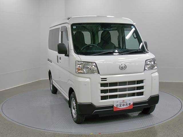 ハイゼットカーゴデラックス　４ＷＤ　ＣＶＴスマートアシスト・コーナーセンサー・３モード電子制御４ＷＤ（ＣＶＴ車）・荷室長１，９１５ｍｍ・荷室幅１，４１０ｍｍ・荷室高１，２５０ｍｍ・ハロゲンヘッドランプ・マニュアルエアコン（山梨県）の中古車