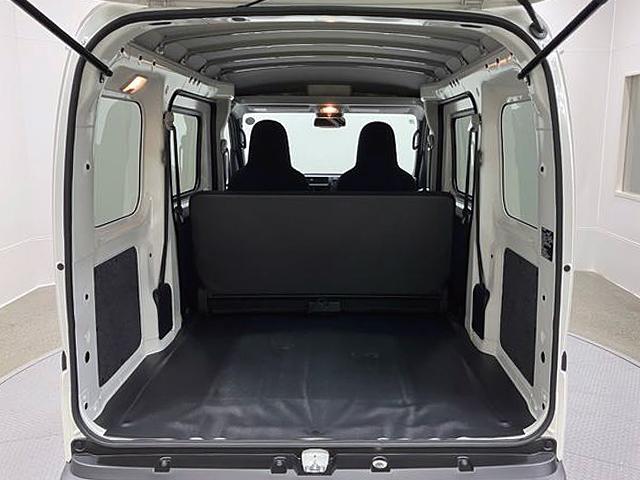 ハイゼットカーゴデラックス 4WD CVTスマートアシスト・コーナーセンサー・3モード電子制御4WD(CVT車)・荷室長1,915mm・荷室幅1,410mm・荷室高1,250mm・ハロゲンヘッドランプ・マニュアルエアコン(山梨県)の中古車