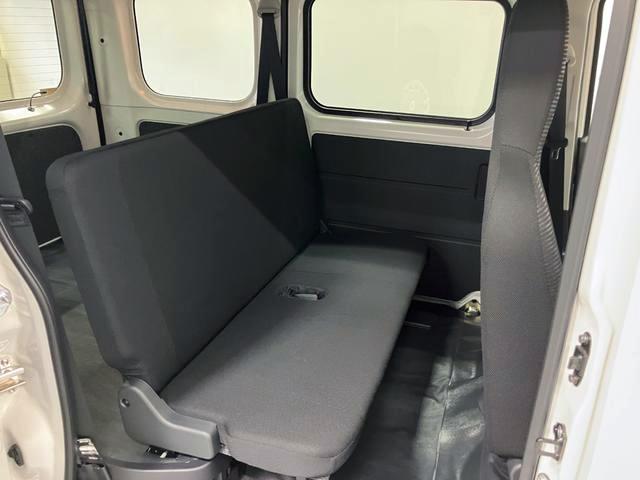 ハイゼットカーゴデラックス 4WD CVTスマートアシスト・コーナーセンサー・3モード電子制御4WD(CVT車)・荷室長1,915mm・荷室幅1,410mm・荷室高1,250mm・ハロゲンヘッドランプ・マニュアルエアコン(山梨県)の中古車