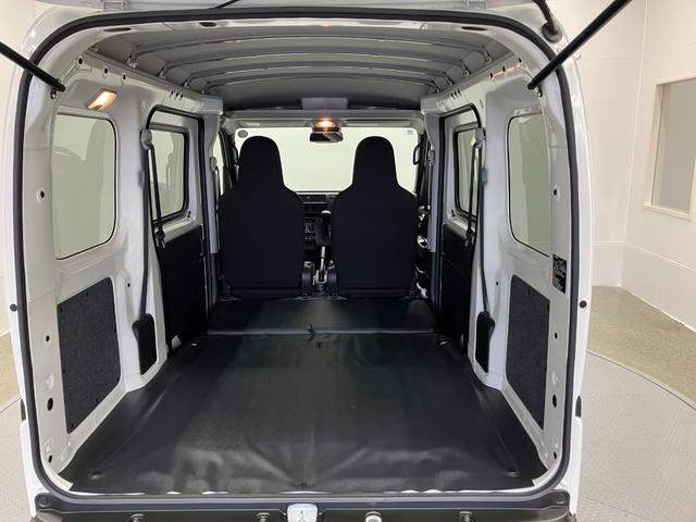 ハイゼットカーゴデラックス 4WD CVTスマートアシスト・コーナーセンサー・3モード電子制御4WD(CVT車)・荷室長1,915mm・荷室幅1,410mm・荷室高1,250mm・ハロゲンヘッドランプ・マニュアルエアコン(山梨県)の中古車