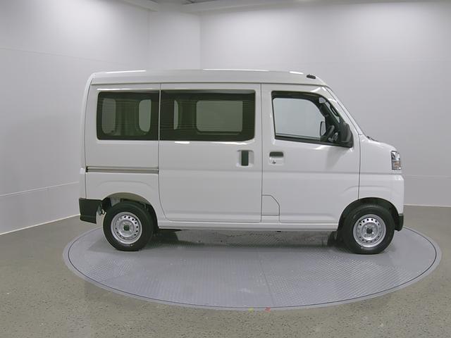 ハイゼットカーゴデラックス 4WD CVTスマートアシスト・コーナーセンサー・3モード電子制御4WD(CVT車)・荷室長1,915mm・荷室幅1,410mm・荷室高1,250mm・ハロゲンヘッドランプ・マニュアルエアコン(山梨県)の中古車