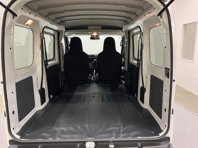 ハイゼットカーゴデラックス 4WD CVTスマートアシスト・コーナーセンサー・3モード電子制御4WD(CVT車)・荷室長1,915mm・荷室幅1,410mm・荷室高1,250mm・ハロゲンヘッドランプ・マニュアルエアコン(山梨県)の中古車