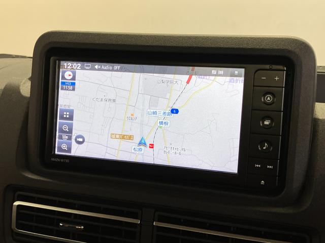 ハイゼットトラックハイルーフ　４ＷＤ　ＣＶＴ　整備付き　１年保証ナビ　スマートインナーミラー　運転席エアバック　パートタイム４ＷＤ　ＡＢＳ　エアコンパワステ　ナビ　メンテナンスノート　パワステ　ＥＴＣ　１オーナー（山梨県）の中古車