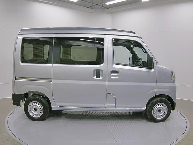 ハイゼットカーゴデラックス　４ＷＤ　ＣＶＴ　ＡＭ／ＦＭラジオデッキスマートアシスト・コーナーセンサー・３モード電子制御４ＷＤ（ＣＶＴ車）・荷室長１，９１５ｍｍ・荷室幅１，４１０ｍｍ・荷室高１，２５０ｍｍ・ハロゲンヘッドランプ・マニュアルエアコン（山梨県）の中古車