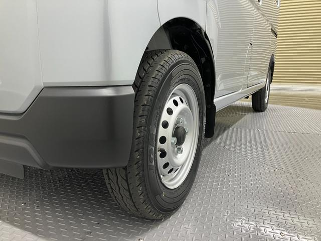 ハイゼットカーゴデラックス　４ＷＤ　ＣＶＴ　ＡＭ／ＦＭラジオデッキスマートアシスト・コーナーセンサー・３モード電子制御４ＷＤ（ＣＶＴ車）・荷室長１，９１５ｍｍ・荷室幅１，４１０ｍｍ・荷室高１，２５０ｍｍ・ハロゲンヘッドランプ・マニュアルエアコン（山梨県）の中古車
