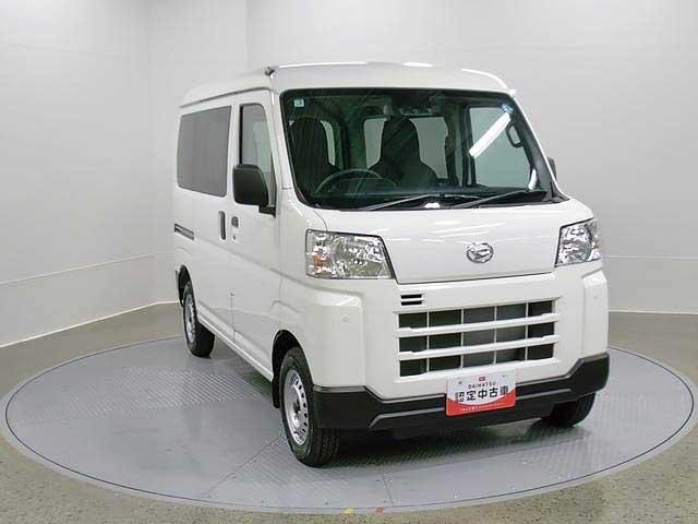 ハイゼットカーゴデラックス　４ＷＤ　ＣＶＴスマートアシスト・コーナーセンサー・３モード電子制御４ＷＤ（ＣＶＴ車）・荷室長１，９１５ｍｍ・荷室幅１，４１０ｍｍ・荷室高１，２５０ｍｍ・ハロゲンヘッドランプ・マニュアルエアコン（山梨県）の中古車