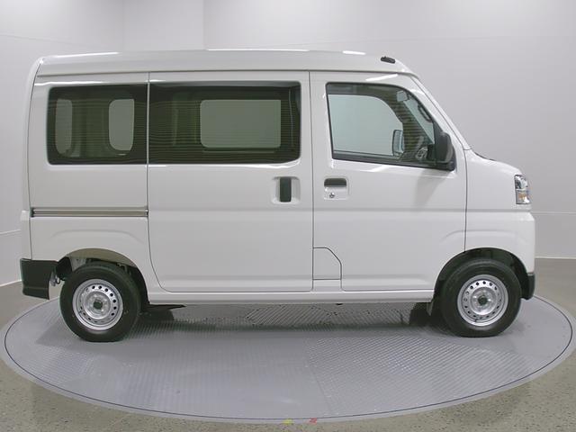 ハイゼットカーゴデラックス　４ＷＤ　ＣＶＴスマートアシスト・コーナーセンサー・３モード電子制御４ＷＤ（ＣＶＴ車）・荷室長１，９１５ｍｍ・荷室幅１，４１０ｍｍ・荷室高１，２５０ｍｍ・ハロゲンヘッドランプ・マニュアルエアコン（山梨県）の中古車