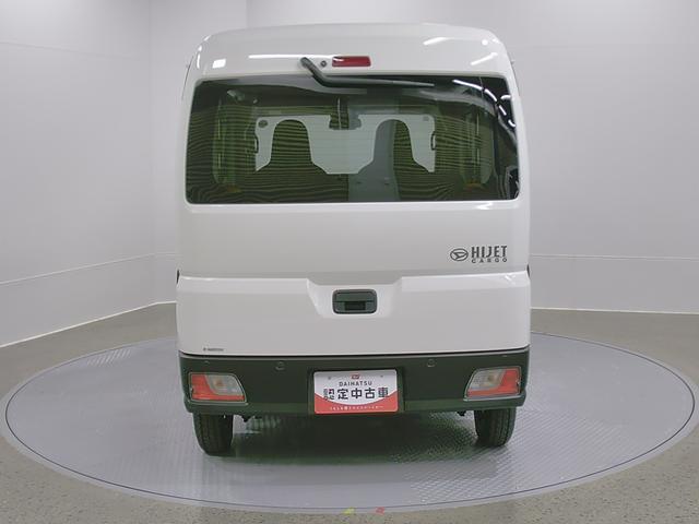ハイゼットカーゴデラックス　４ＷＤ　ＣＶＴスマートアシスト・コーナーセンサー・３モード電子制御４ＷＤ（ＣＶＴ車）・荷室長１，９１５ｍｍ・荷室幅１，４１０ｍｍ・荷室高１，２５０ｍｍ・ハロゲンヘッドランプ・マニュアルエアコン（山梨県）の中古車