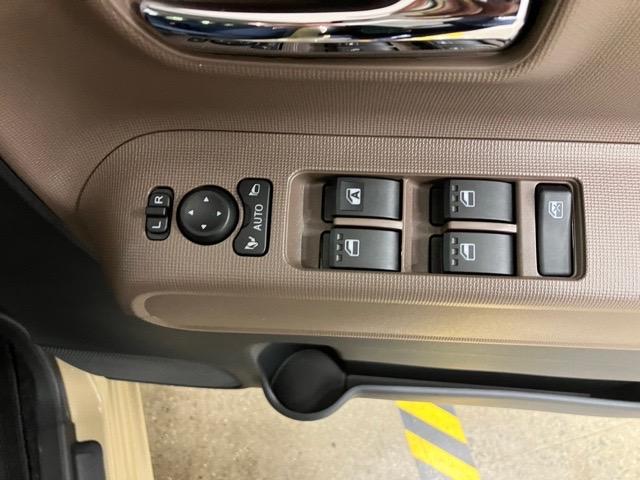 ムーヴキャンバスセオリーG両側電動スライドドア・プッシュボタンスタート・ステアリングスイッチ・オートエアコン・キーフリーシステム・シートヒーター・全周囲カメラ対応・パワーウィンドウ(佐賀県)の中古車